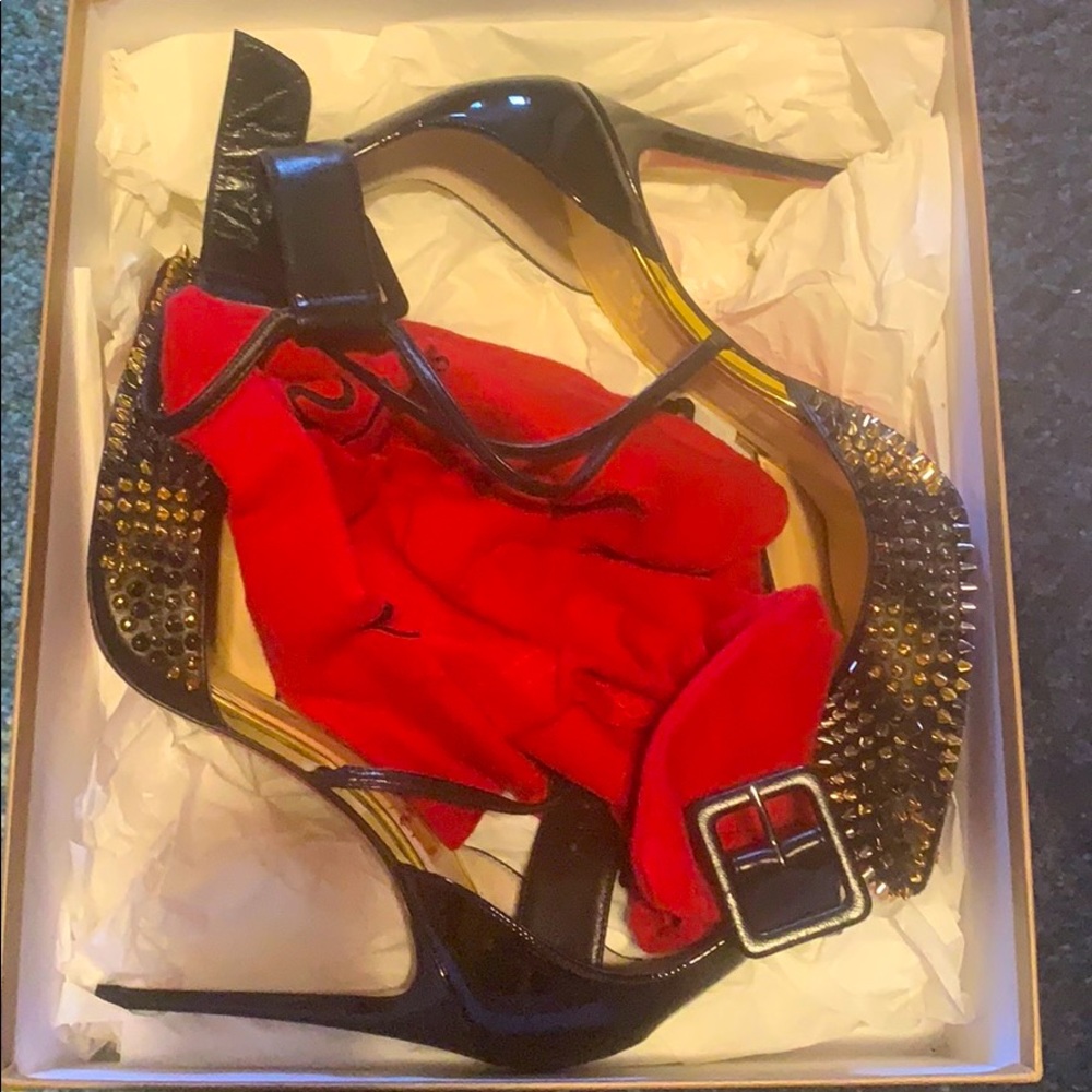 Christian Louboutin sz 39.5/9 1/2 Suzanna Spikes